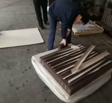 De heet-Verkoopt en Aangepaste Baksteen van Chrome Refracotry van het Groottemagnesiet voor de Oven van de Glasoven