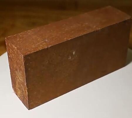 Hoogtemperatuur vuurvaste magnesiumbrik Uitstekende slijmweerstand Gesinterde magnesiumbrikken voor bekleding van staalovens