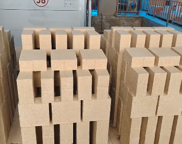 Alumina Firebricks op hoge temperatuur Lz-55/Lz-65/Lz-75 Aluminium Vuurvaste Voering Bakstenen Snijden Lassen voor Industrieel Uitsmelten