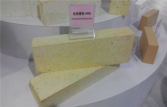 Goede van de de Oven Vuurvaste Lage Poreusheid van de Kruipenweerstand van de Brandbakstenen Kleine het Andalusietbaksteen als Voering en Controleur