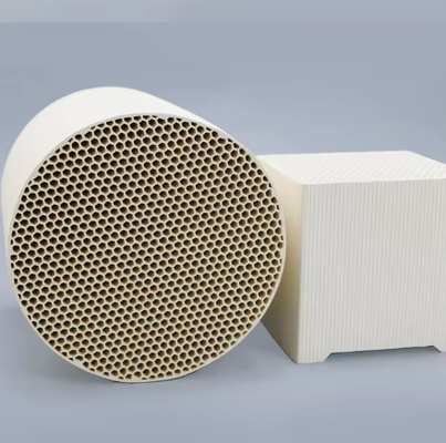Hoge sterkte Cordierite Mullite Honeycomb Keramische katalysatordrager voor de chemische industrie