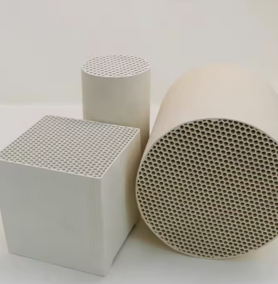 Nieuwe hoogwaardige Cordierite Corundum Ceramic Honeycomb Catalyst Carrier Substrate voor de zuivering van organische afvalgassen